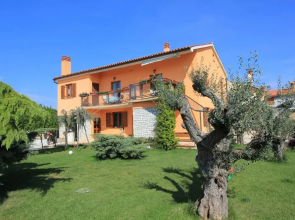 Apartment in Fazana With Garden & Terrace