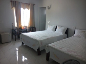 Ngoc Hang Hotel by OYO