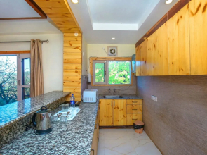 OYO 12186 Home Bright 3BHK Kasauli