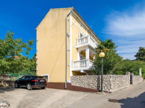 Beautiful Apartment in Omisalj With 1 Bedrooms and Wifi