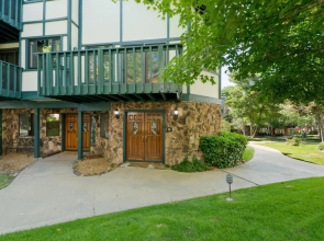 110 - Viking Bear Lair Lakeside Condo