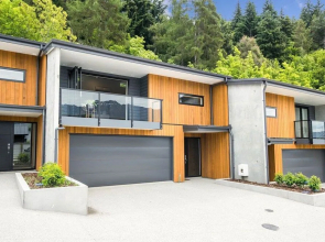 Bright, Modern, Plush - Brand New Townhouse