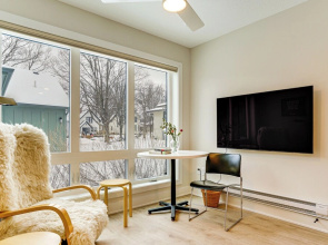 < 1/2 Mi to Downtown: Quiet Northfield Apartment