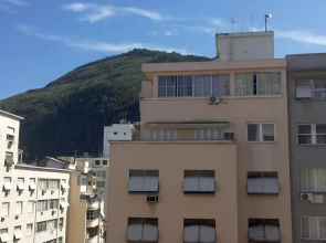 Apartment in Copacabana for up to 4 People 100m From the Beach Cavirio Nsc1003