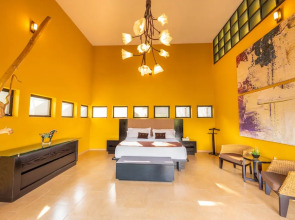 Casa Ave del Risco (Villa con río y cascada al interior)