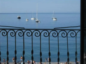 Casa Sea Life, Beachfront with Parking