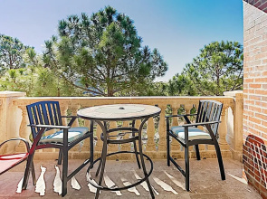 The Magnolia W/ Pool & Hot Tub - Walk To The Beach 3 Bedroom Condo