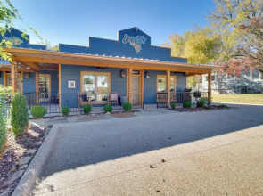 Fly Fishers Paradise: Getaway Near White River!