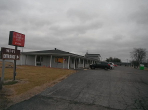 Red Carpet Inn