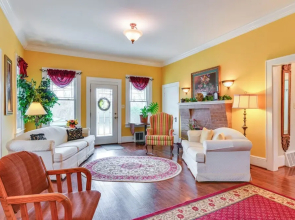 Elegant + Spacious Retreat ~ 18 Mi to Lake Norman!