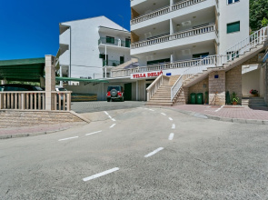 Pretty Apartment in Drvenik With Terrace