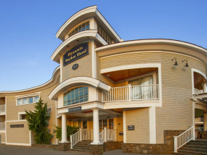 Hyannis Harbor Hotel