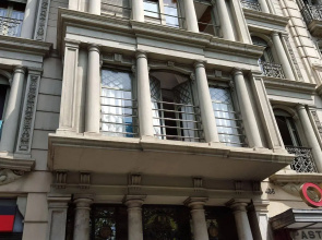 Diagonal House