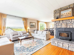 Private Beach Access + Water Views! Sleeps 18, Historic 6bdr Farmhouse w/ Deck
