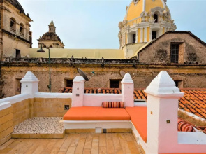 Casa San Pedro -exclusive 3BR Colonial Apartment in Old City by