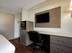 Days Inn by Wyndham Fresno South