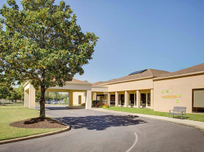 Courtyard by Marriott Memphis Airport