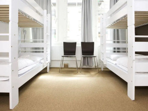 Slottsskogens Hostel