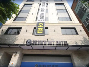 Brown Dot Hotel Beomil