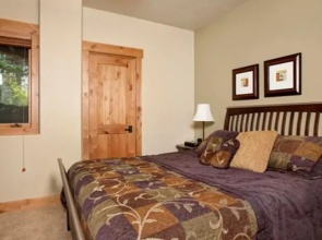 Sunbeam Lodge by Summit Mountain Properties