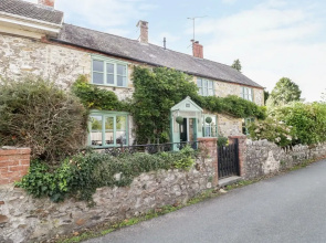 2 Wisteria Cottages, Chard