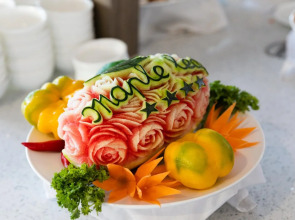 Maple Leaf Hotel & Apartment