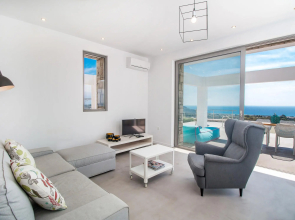 Sea View Villa in Kalythies with Private Pool near 3 Beaches
