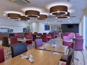 Travelodge Edinburgh Airport Ratho Station