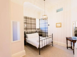Atholl Apartment - A Unique apartment in countryside park with WIFI and access to pool and bar