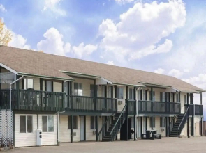 Almada Inn