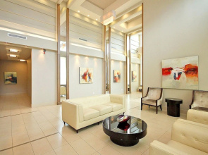 WhiteHall Suites - Mississauga
