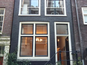 Amnesia Canal House