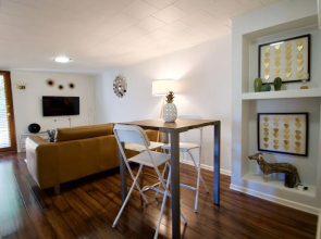 Hidden Greenlake Gem -- Central Location