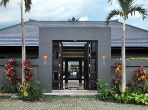 Modern Family Villa