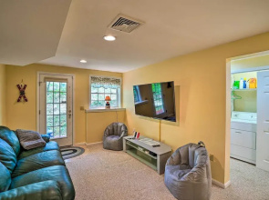 Family-friendly Hancock Home: Walk to Slopes!
