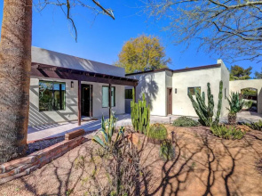 Paradise Valley Abode: Pool, Near Downtown Phoenix