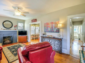 1 Mi to Dtwn: Bristol Cottage w/ Hot Tub & Grill!