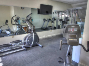 Crossroads Inn & Suites