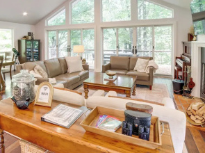 Riverwood: South Haven Retreat on 10 Acres