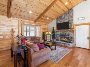 Hot Tub, Game Room, Large Deck w/ Mountain Views, 4bdr Paw Print by Avantstay