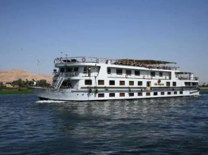 Travcotels Cruise Luxor Hotel