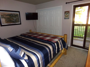 Wild Irishman 2 bed 2 bath Sleeps 9 WIBH