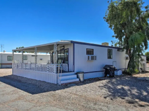 Lake Havasu Home w/ Resort Perks, Walk to Lake