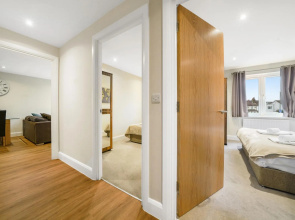 London Heathrow Living Serviced Apartments- Apt 12