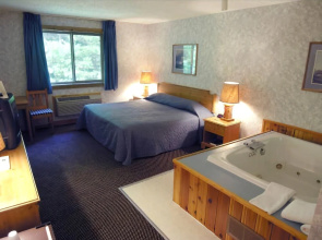 The Pinewood Lodge