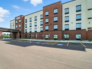 Cobblestone Hotel & Suites-Bellefontaine