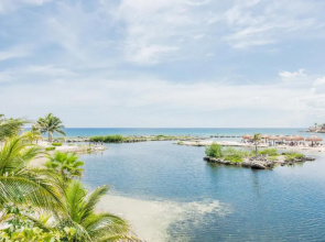 Luxury Pool & Beach House At The Mayan Riviera