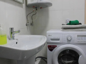 Chernyahovskogo Apartments 5v