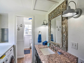 'the Spicy Crab' Freeport Home w/ Beach-view Deck!