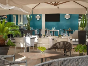 Отель The Guardian